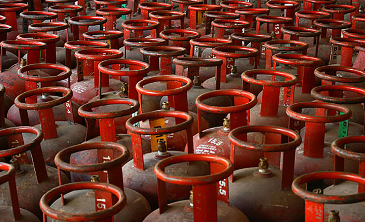 खाना पकाउने ग्यास पाउनुभएन ? आयल निगमको टेकु कार्यालयले दिन्छ