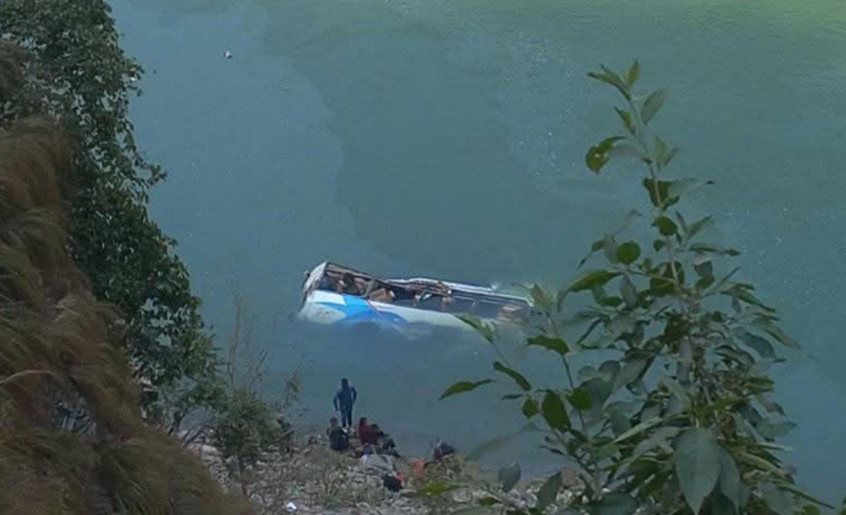 रामेछापमा बस दुर्घटना अपडेट : मृतक संख्या नौ पुग्यो