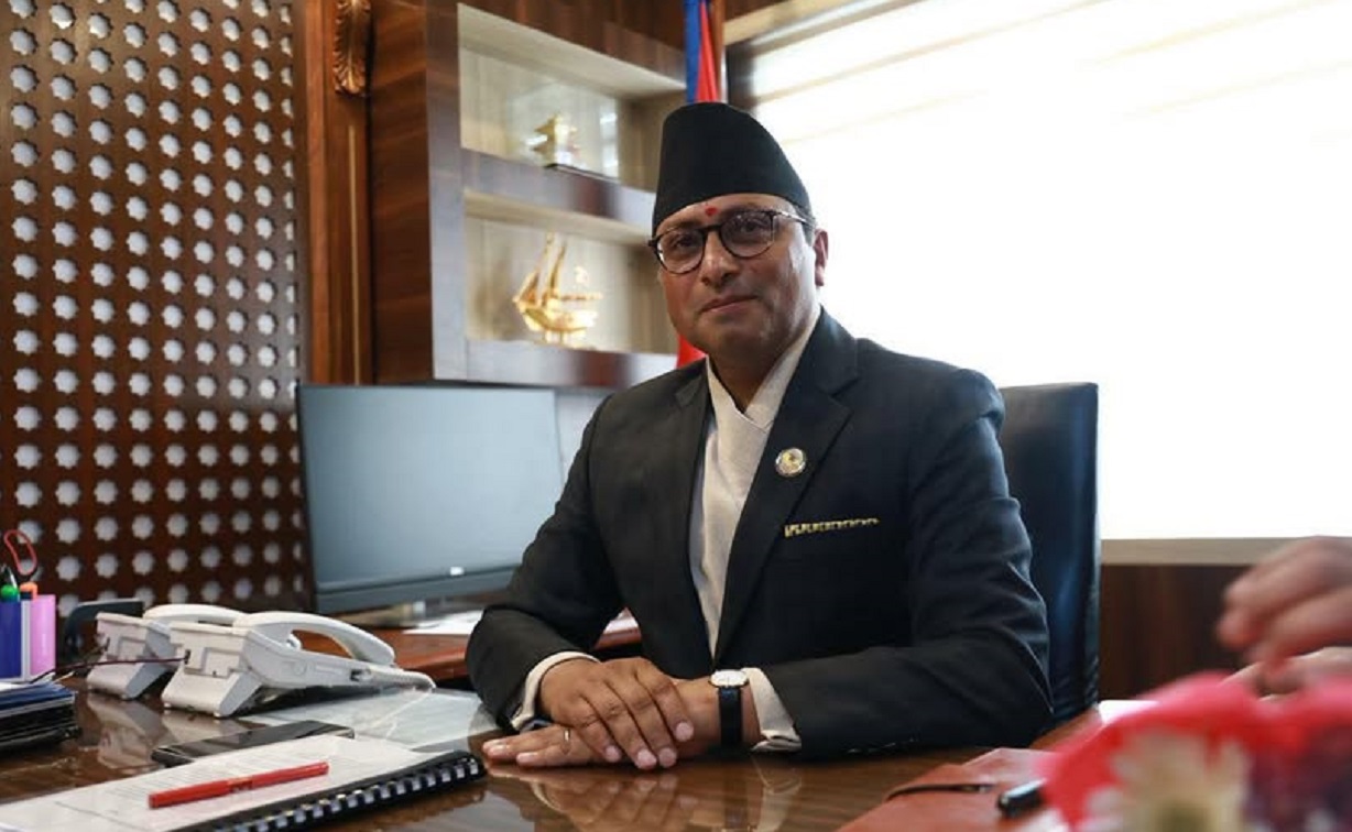 अर्थमन्त्रीले गरे भन्सार विभागको अनुगमन